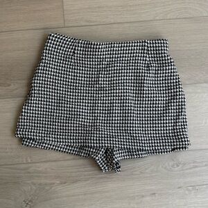 HOUNDSTOOTH | micro shorts/skirt